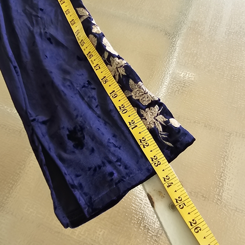 Andrée by Uni 2X Navy Velvet Floral Embroidered Bell Sleeve Boho Party Dress - Picture 11 of 11